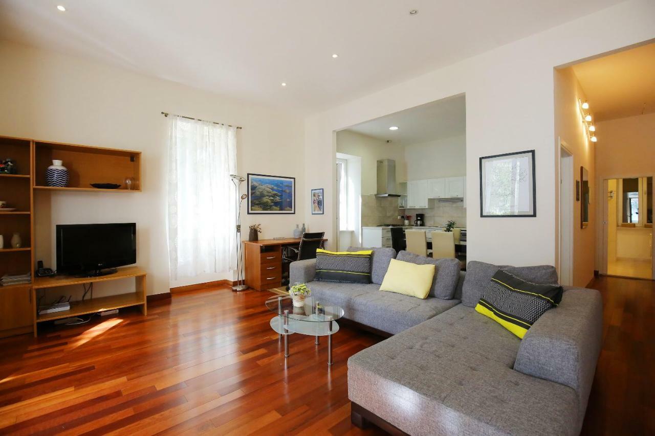 Seafront Beach Apartment - Directly At The Beach ซาดาร์ ภายนอก รูปภาพ