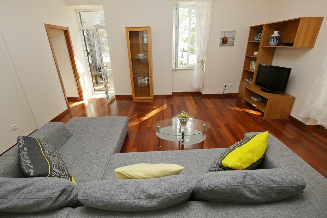Seafront Beach Apartment - Directly At The Beach ซาดาร์ ภายนอก รูปภาพ