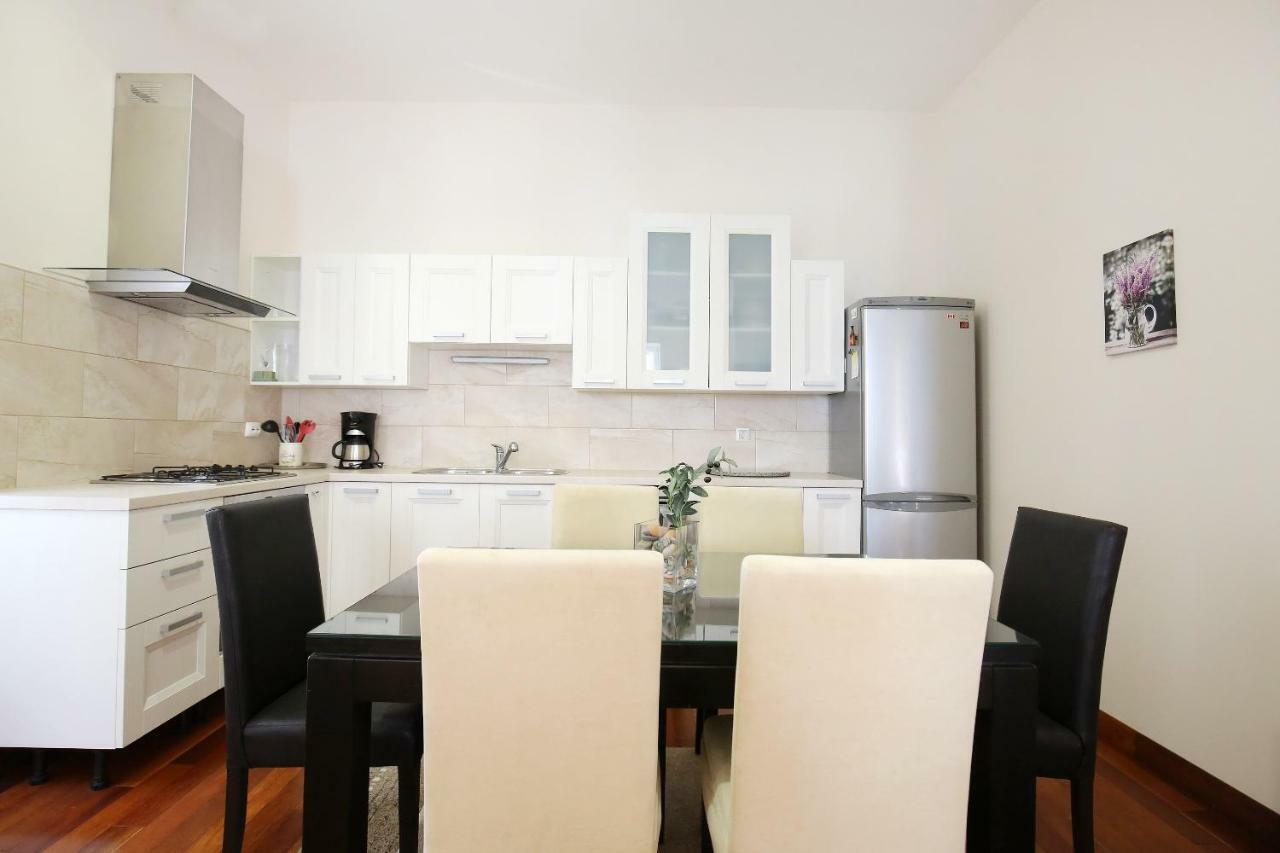 Seafront Beach Apartment - Directly At The Beach ซาดาร์ ภายนอก รูปภาพ